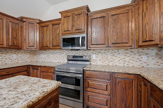 806 Birch Circle, Van Alstyne, TX 75495