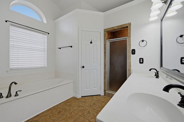 806 Birch Circle, Van Alstyne, TX 75495