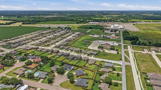 806 Birch Circle, Van Alstyne, TX 75495