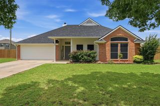 806 Birch Circle, Van Alstyne, TX 75495
