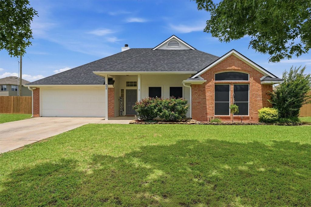 806 Birch Circle, Van Alstyne, TX 75495