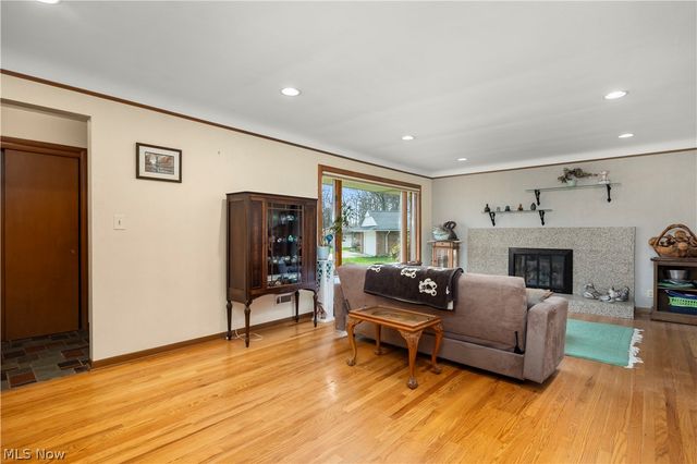 7564 Winding Way, Brecksville, OH 44141