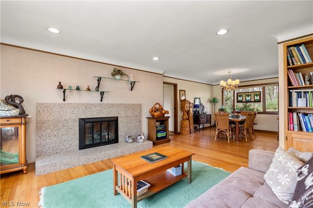 7564 Winding Way, Brecksville, OH 44141