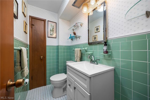 7564 Winding Way, Brecksville, OH 44141