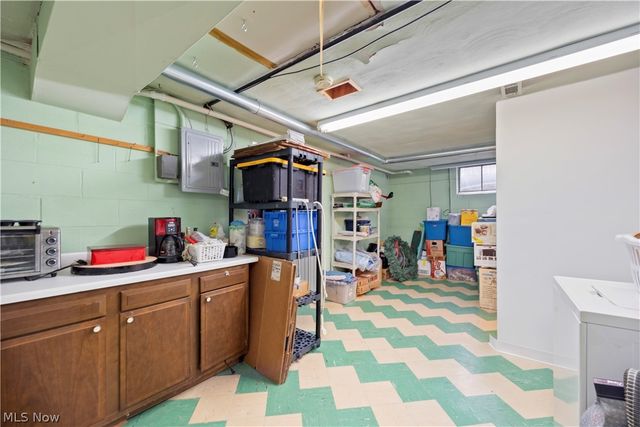 7564 Winding Way, Brecksville, OH 44141