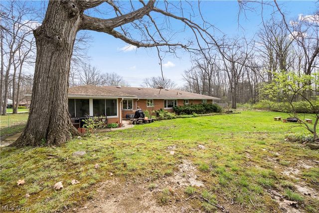 7564 Winding Way, Brecksville, OH 44141