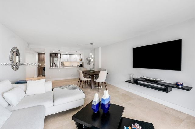 1149 Hillsboro Mile 608, Hillsboro Beach, FL 33062