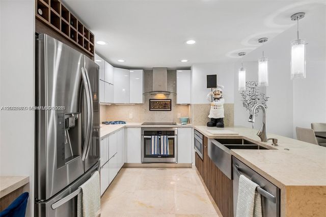 1149 Hillsboro Mile 608, Hillsboro Beach, FL 33062