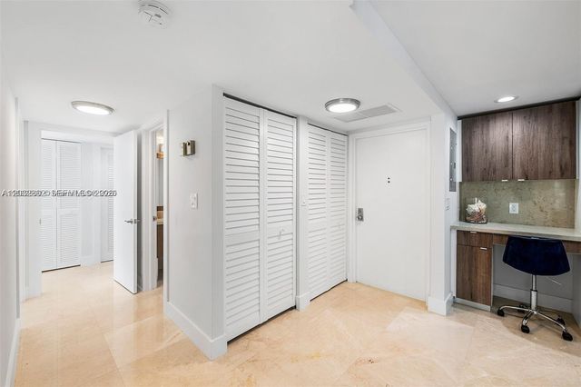 1149 Hillsboro Mile 608, Hillsboro Beach, FL 33062