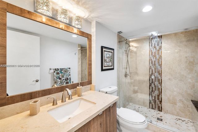 1149 Hillsboro Mile 608, Hillsboro Beach, FL 33062