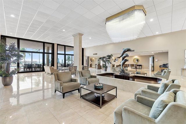 1149 Hillsboro Mile 608, Hillsboro Beach, FL 33062