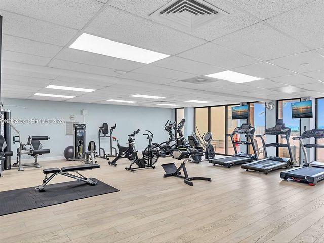 1149 Hillsboro Mile 608, Hillsboro Beach, FL 33062