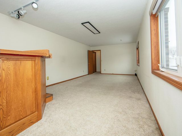 4009 Sager Ave, Waterloo, IA 50701