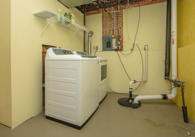 4009 Sager Ave, Waterloo, IA 50701