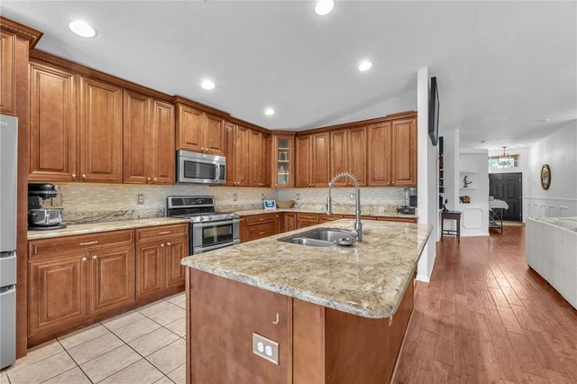 16316 BRIDGEGLADE LANE, Lithia, FL 33547