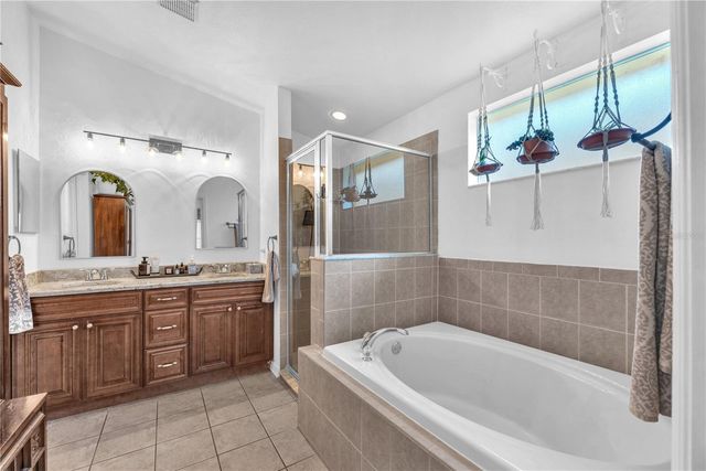 16316 BRIDGEGLADE LANE, Lithia, FL 33547