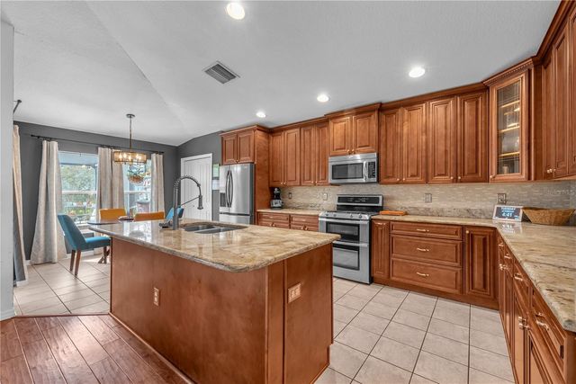16316 BRIDGEGLADE LANE, Lithia, FL 33547