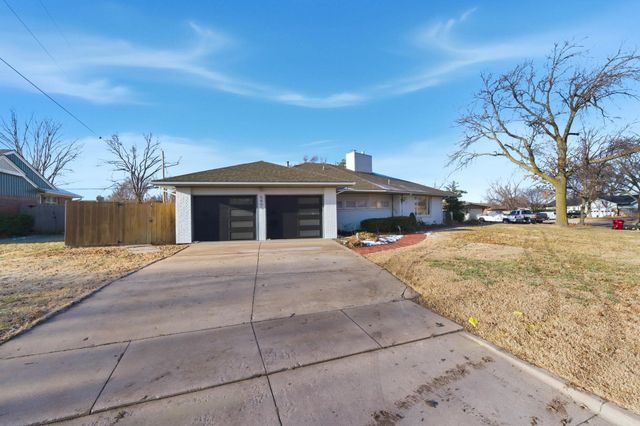 5401 E Polo Dr, Wichita, KS 67208