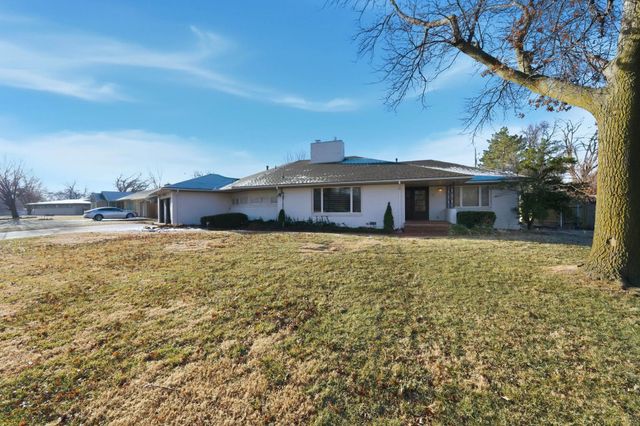 5401 E Polo Dr, Wichita, KS 67208