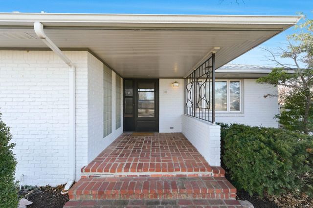 5401 E Polo Dr, Wichita, KS 67208