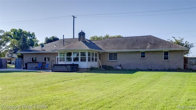 2640 Shattuck Road, Saginaw, MI 48603