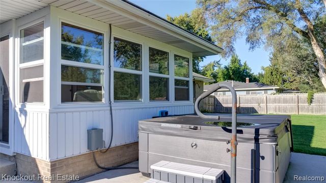 2640 Shattuck Road, Saginaw, MI 48603