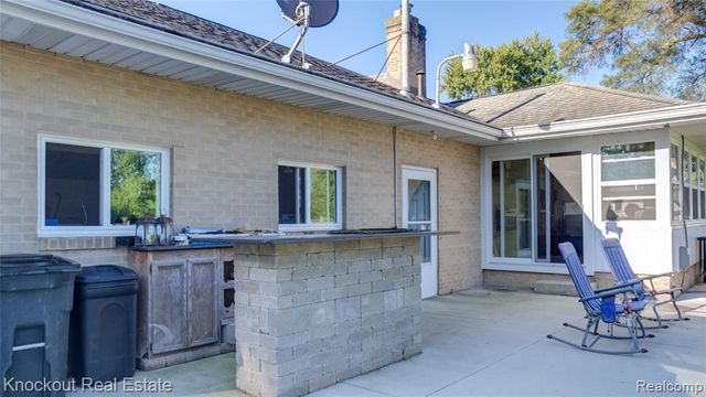 2640 Shattuck Road, Saginaw, MI 48603