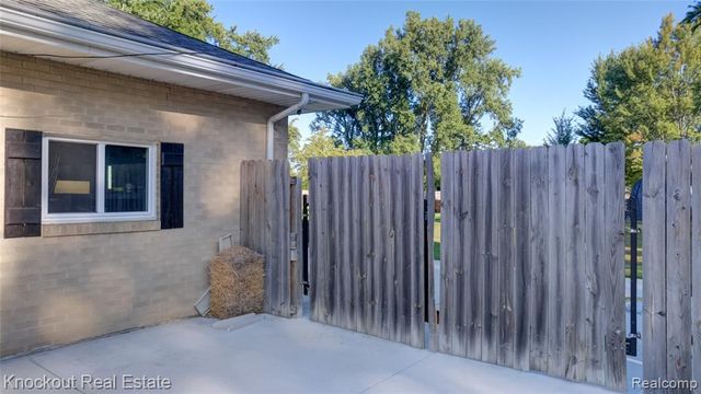 2640 Shattuck Road, Saginaw, MI 48603