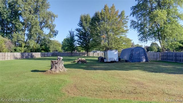 2640 Shattuck Road, Saginaw, MI 48603