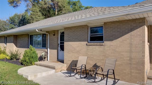 2640 Shattuck Road, Saginaw, MI 48603