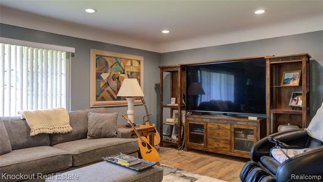 2640 Shattuck Road, Saginaw, MI 48603