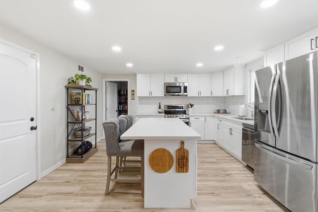 15581 French Camp Rd, Ripon, CA 95366