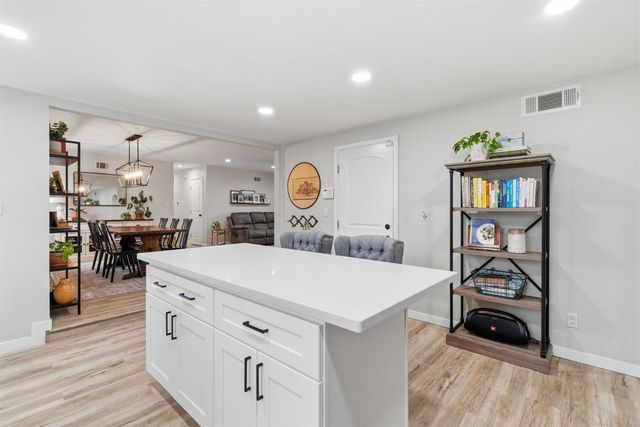 15581 French Camp Rd, Ripon, CA 95366