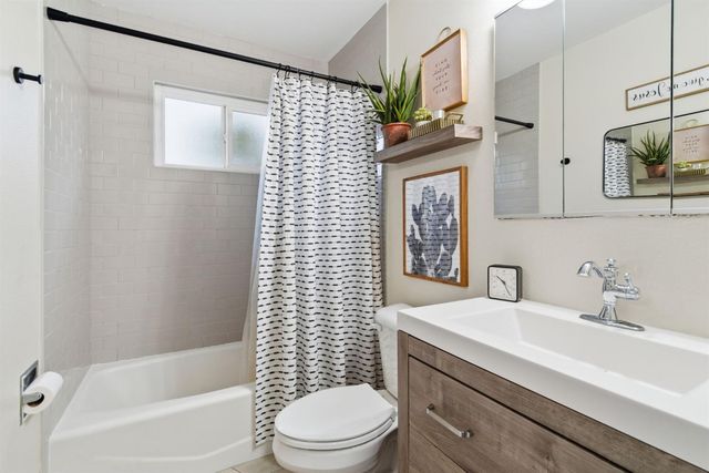 15581 French Camp Rd, Ripon, CA 95366