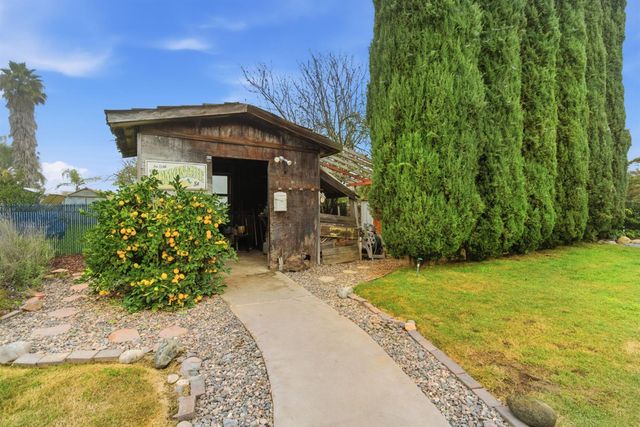 15581 French Camp Rd, Ripon, CA 95366