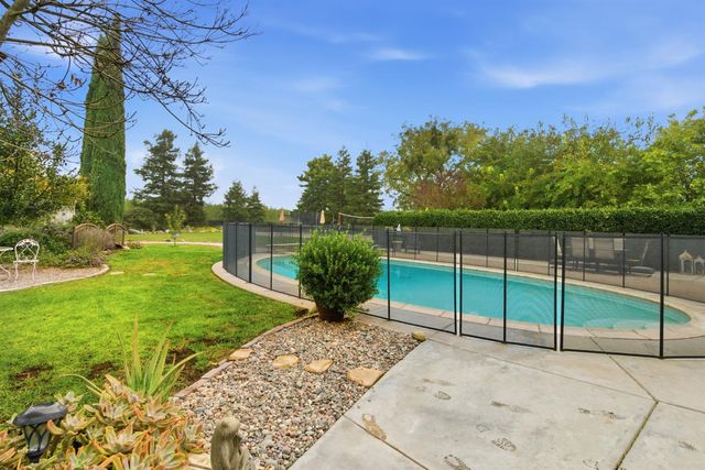 15581 French Camp Rd, Ripon, CA 95366