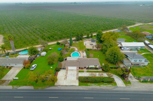 15581 French Camp Rd, Ripon, CA 95366