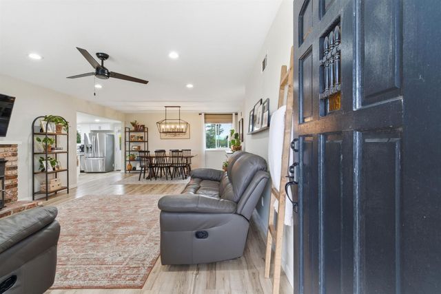 15581 French Camp Rd, Ripon, CA 95366