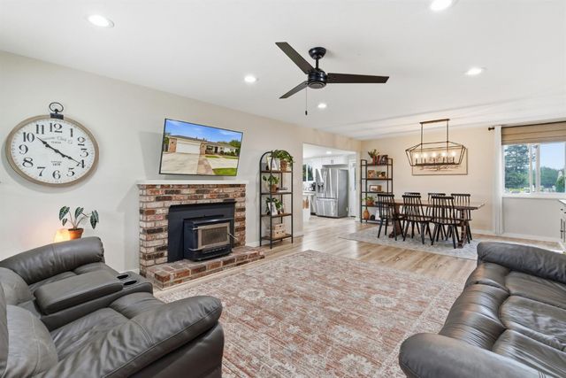 15581 French Camp Rd, Ripon, CA 95366