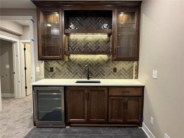 4628 SW Robinson Drive, Lee's Summit, MO 64083