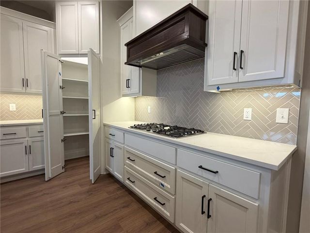 4628 SW Robinson Drive, Lee's Summit, MO 64083