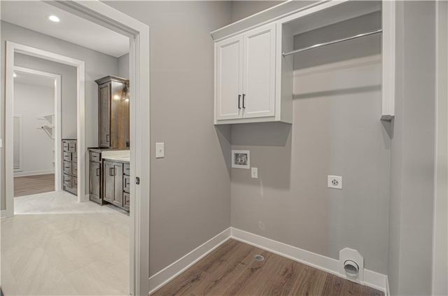 4628 SW Robinson Drive, Lee's Summit, MO 64083