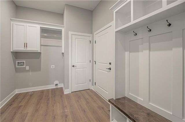 4628 SW Robinson Drive, Lee's Summit, MO 64083