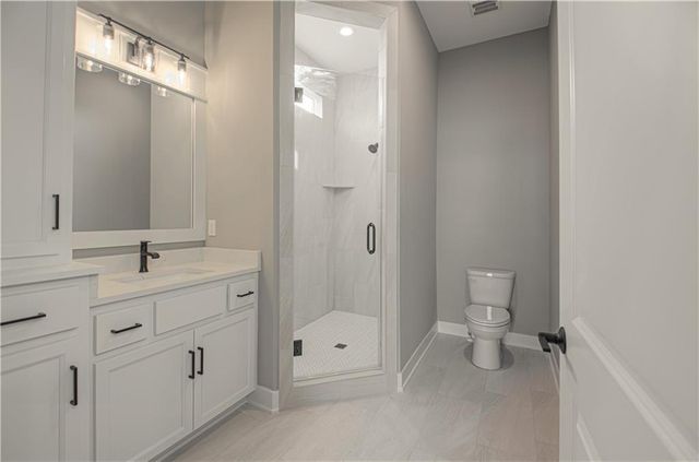 4628 SW Robinson Drive, Lee's Summit, MO 64083