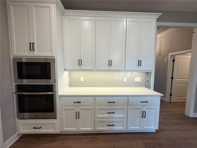 4628 SW Robinson Drive, Lee's Summit, MO 64083