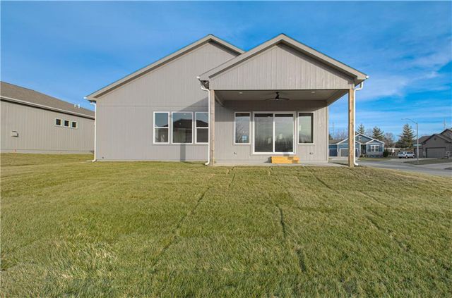 4628 SW Robinson Drive, Lee's Summit, MO 64083