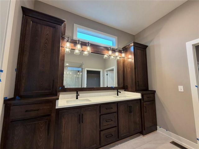 4628 SW Robinson Drive, Lee's Summit, MO 64083