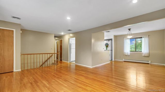 9 Harrison Avenue 2, Glen Cove, NY 11542