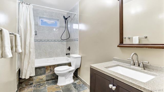 9 Harrison Avenue 2, Glen Cove, NY 11542