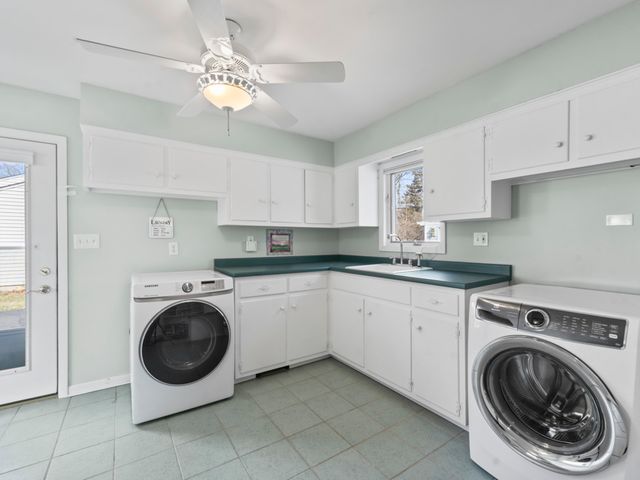 460 E Broadway Avenue, Crystal Lake, IL 60014